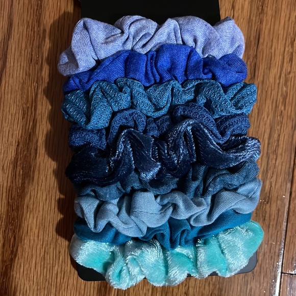 Scrunches - Picture 6 of 6